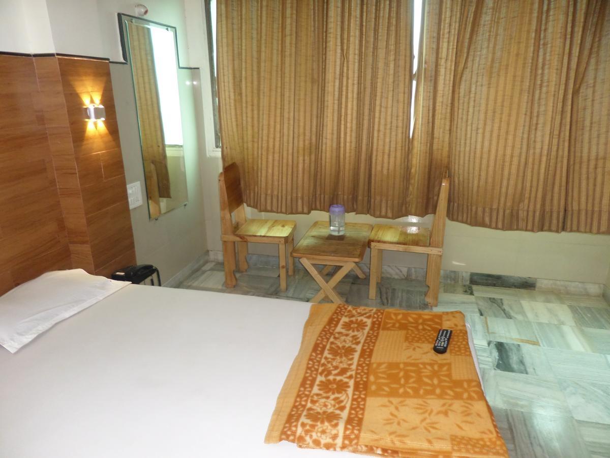 Hotel Basera Nashik Extérieur photo